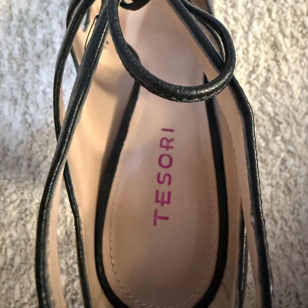 Tesori Women's Black Almond Toe Lace Up High Heels Size 9 - Picture 7 of 8